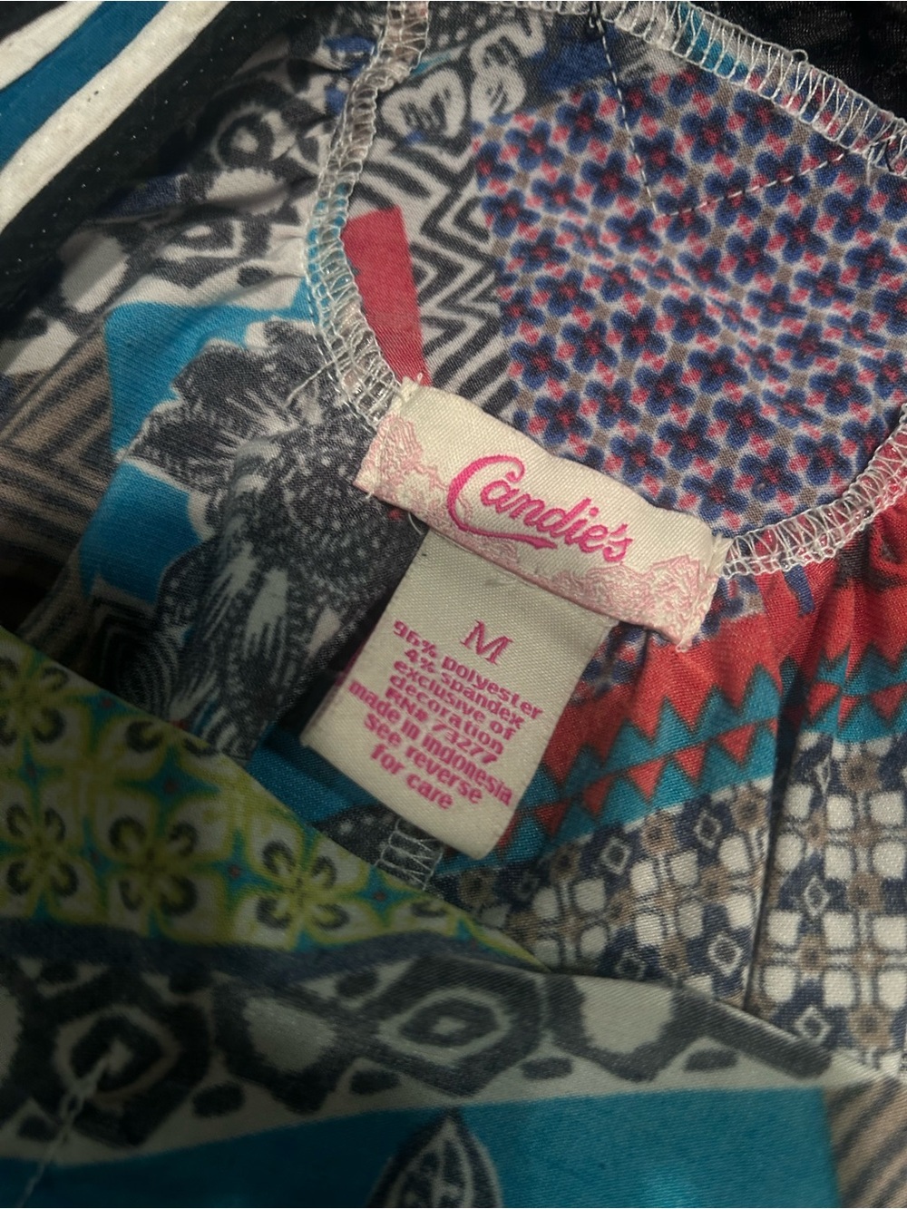 Candie's Patchwork Floral Geometric Patterned Handkerchief Hem Tank Top - Picture 3 of 6